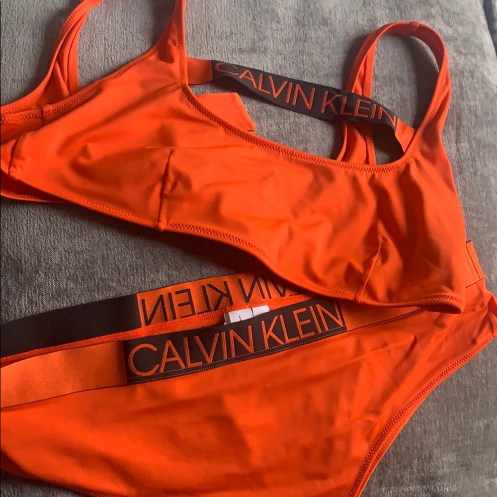 Tangerine Calvin Klein 2 piece (L)